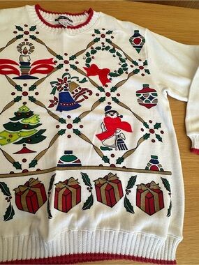 Jennifer Moore White Holiday Graphic Sweater with Red and Green Accents